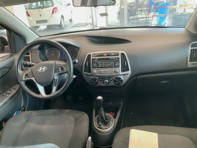 Hyundai i20 1.2 Classic 2015 – снимка 17