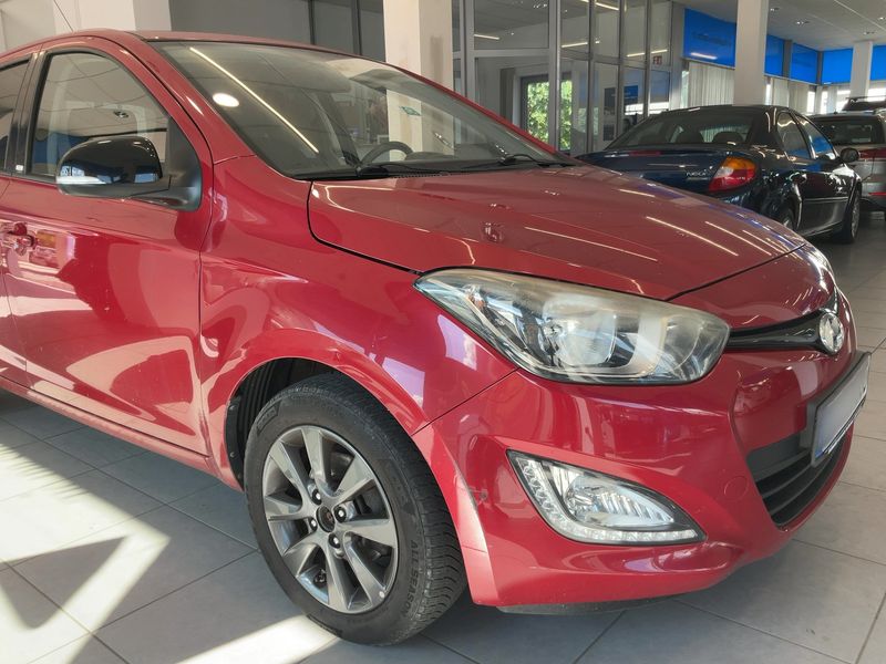 Hyundai i20 1.2 Classic 2015 – снимка 12