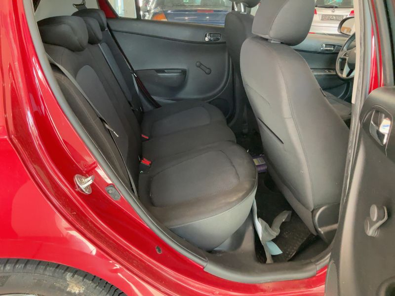 Hyundai i20 1.2 Classic 2015 – снимка 19
