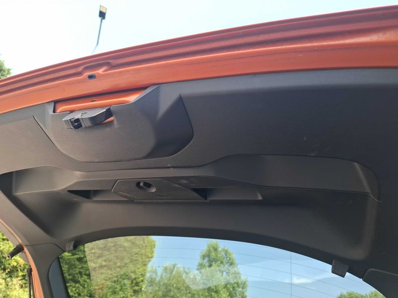 Peugeot 2008 1.2 PureTech Allure 2021 – снимка 32