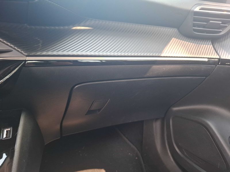 Peugeot 2008 1.2 PureTech Allure 2021 – снимка 29