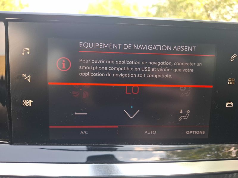 Peugeot 2008 1.2 PureTech Allure 2021 – снимка 13
