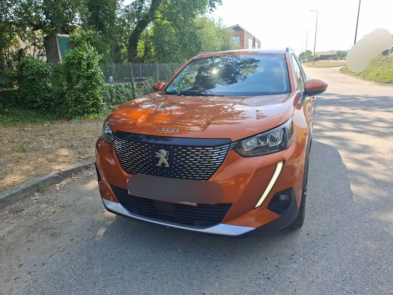 Peugeot 2008 1.2 PureTech Allure 2021 – снимка 1