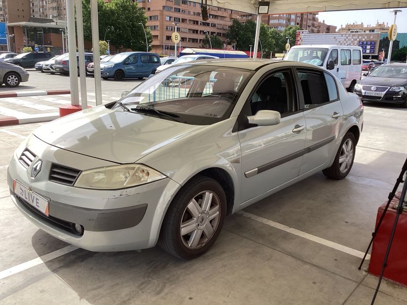 Renault Megane 1.6 Dynamique Luxe 2004 – снимка 1