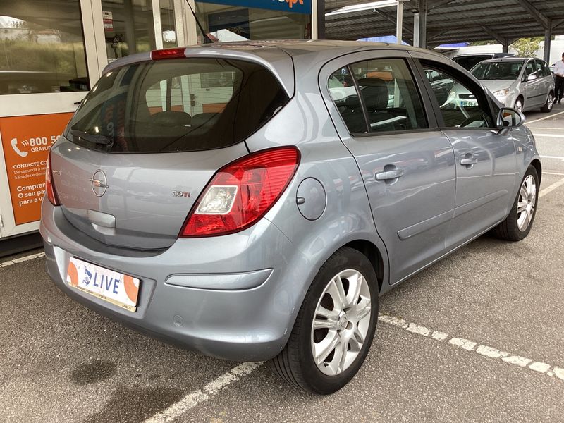 Opel Corsa 1.3 CDTI Cosmo 2007 – снимка 2