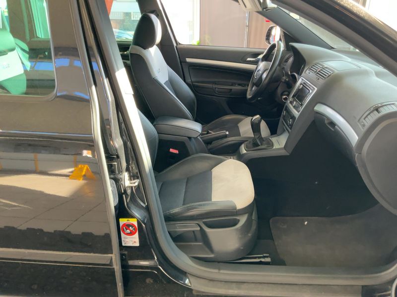 Skoda Octavia 2.0 TDI RS 2011 – снимка 17