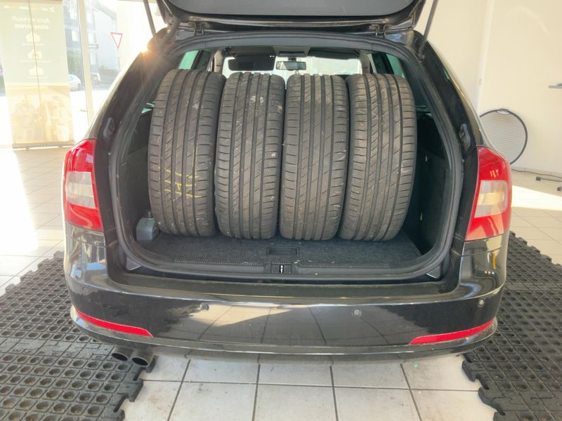 Skoda Octavia 2.0 TDI RS 2011 – снимка 16