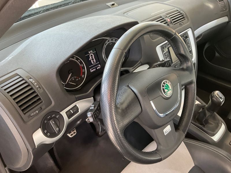 Skoda Octavia 2.0 TDI RS 2011 – снимка 46