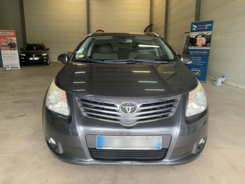 Toyota Avensis 2.0 D-4D Executive 2011 – снимка 14