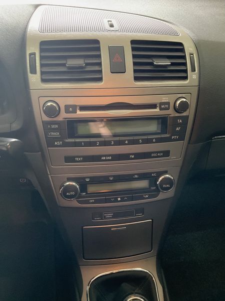 Toyota Avensis 2.0 D-4D Executive 2011 – снимка 39