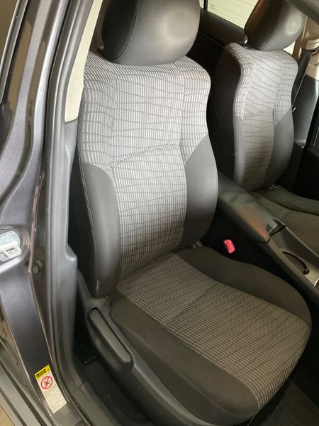 Toyota Avensis 2.0 D-4D Executive 2011 – снимка 42