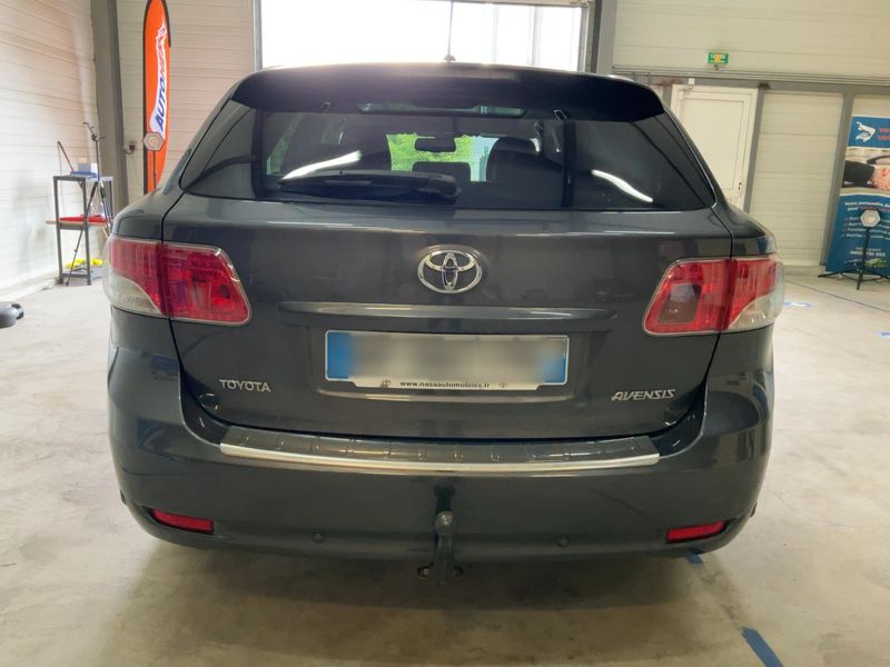Toyota Avensis 2.0 D-4D Executive 2011 – снимка 7