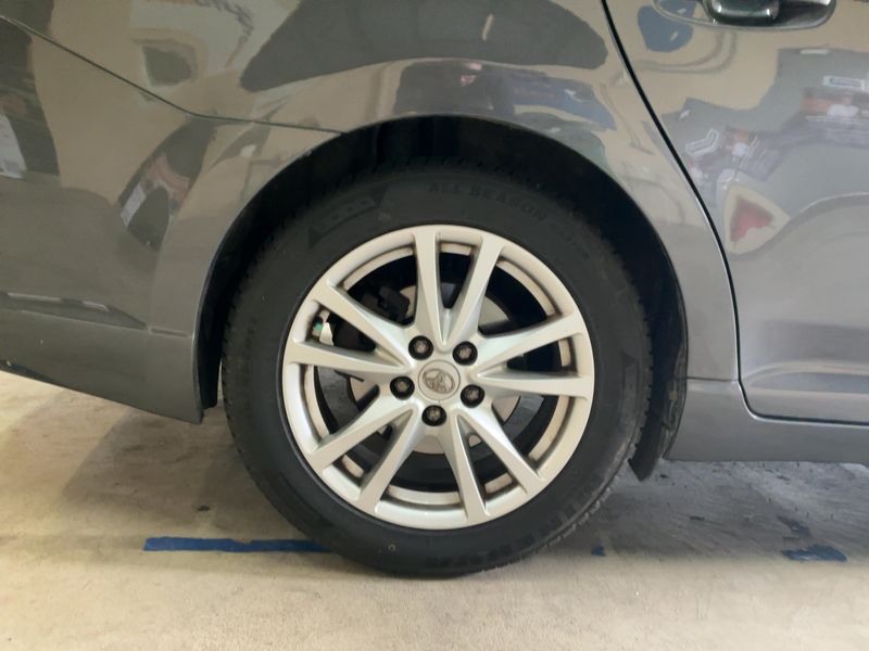 Toyota Avensis 2.0 D-4D Executive 2011 – снимка 9