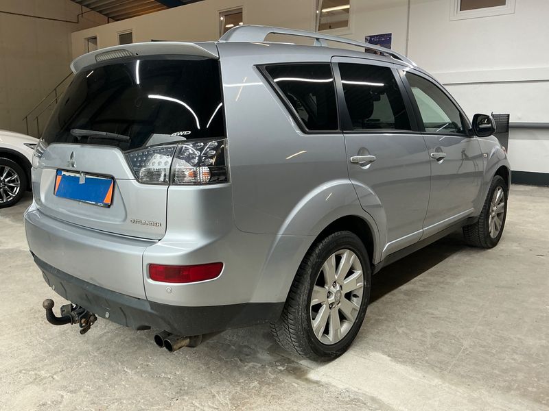 Mitsubishi Outlander 2.2 DI-D Instyle 2008 – снимка 2