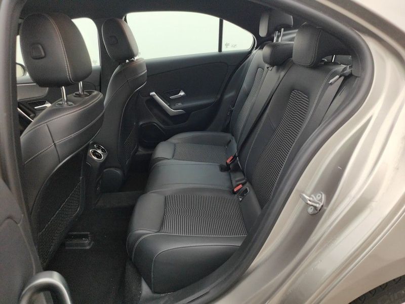 Mercedes-Benz A-Klasse Limousine A 180 d Progressive 2020 – снимка 14