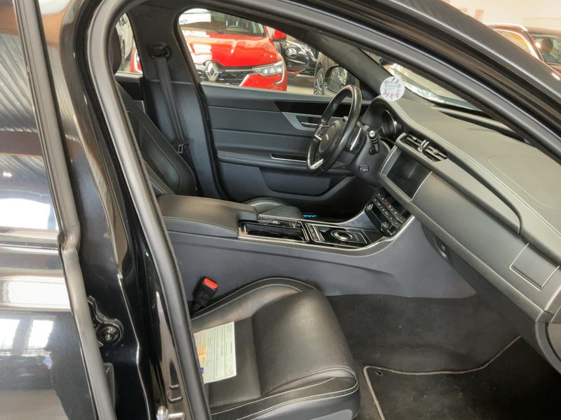 Jaguar XF 20d R-Sport 2019 – снимка 16