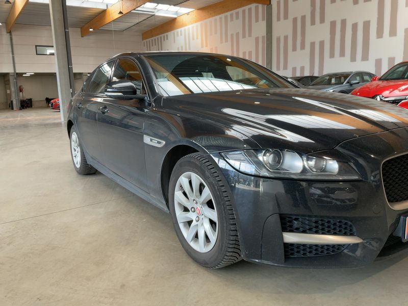 Jaguar XF 20d R-Sport 2019 – снимка 12