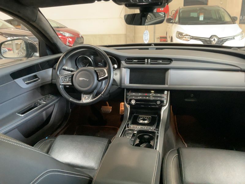 Jaguar XF 20d R-Sport 2019 – снимка 17