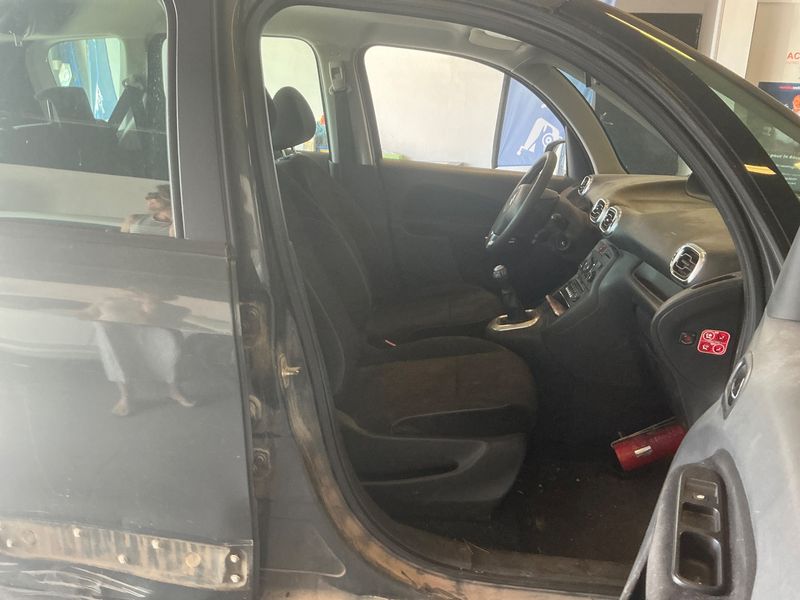 Citroen C3 Picasso 1.6 HDi Confort 2012 – снимка 3