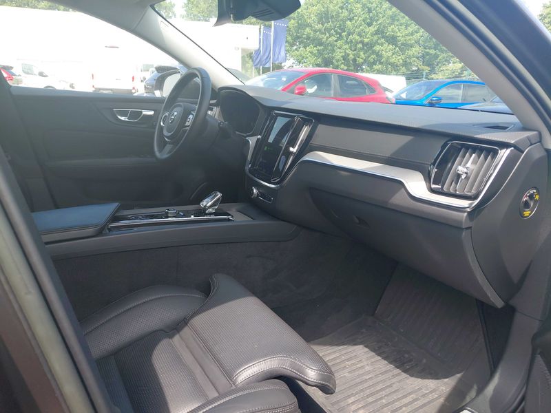 Volvo V60 Cross Country 2.0 B4 Mild-Hybrid Ultimate AWD 2022 – снимка 10