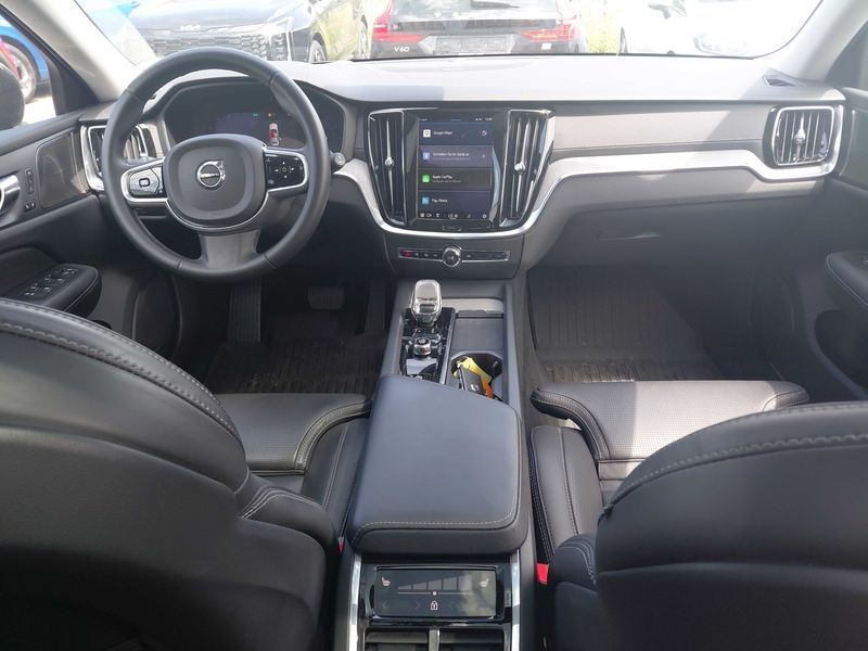 Volvo V60 Cross Country 2.0 B4 Mild-Hybrid Ultimate AWD 2022 – снимка 11