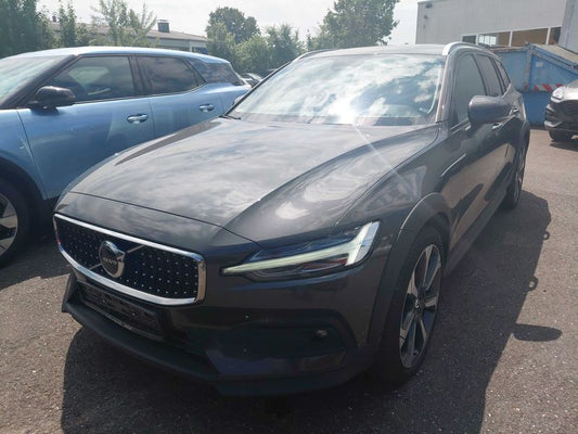 Volvo V60 Cross Country 2.0 B4 Mild-Hybrid Ultimate AWD 2022 – снимка 1
