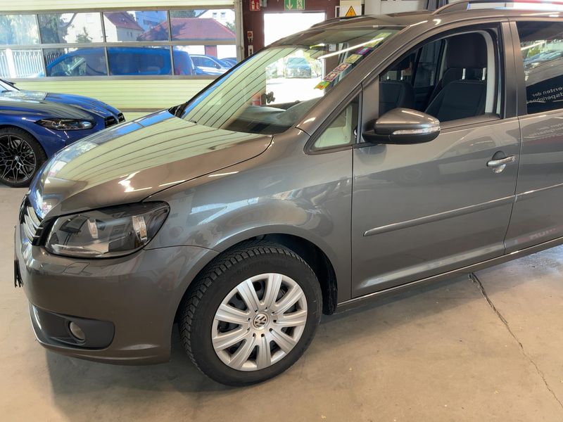 Volkswagen Touran 2.0 TDI Comfortline BlueMotion Tech 2015 – снимка 2