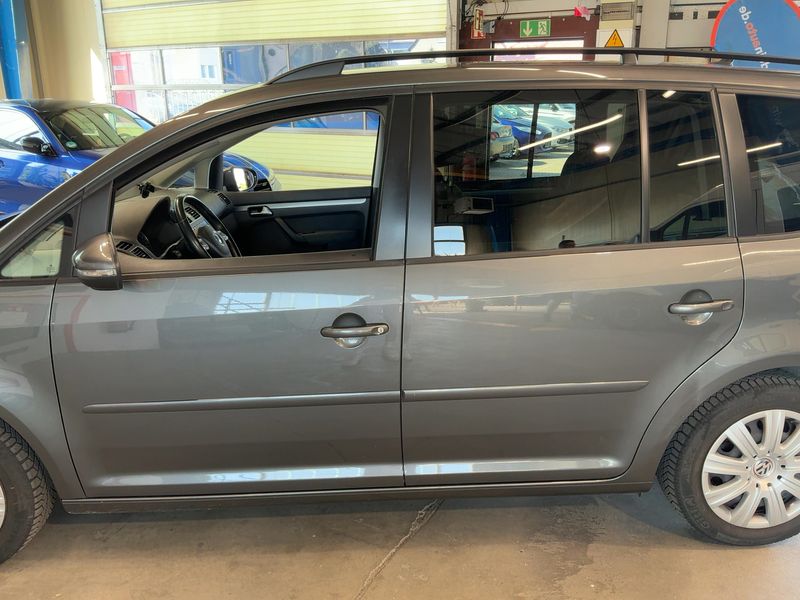 Volkswagen Touran 2.0 TDI Comfortline BlueMotion Tech 2015 – снимка 4