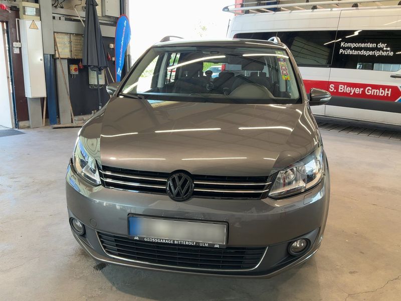 Volkswagen Touran 2.0 TDI Comfortline BlueMotion Tech 2015 – снимка 14