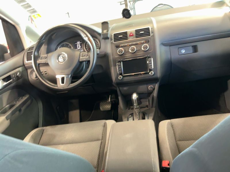 Volkswagen Touran 2.0 TDI Comfortline BlueMotion Tech 2015 – снимка 18