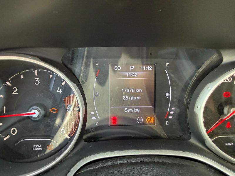 Jeep Compass 2.0 M-Jet Longitude 4WD 2019 – снимка 18