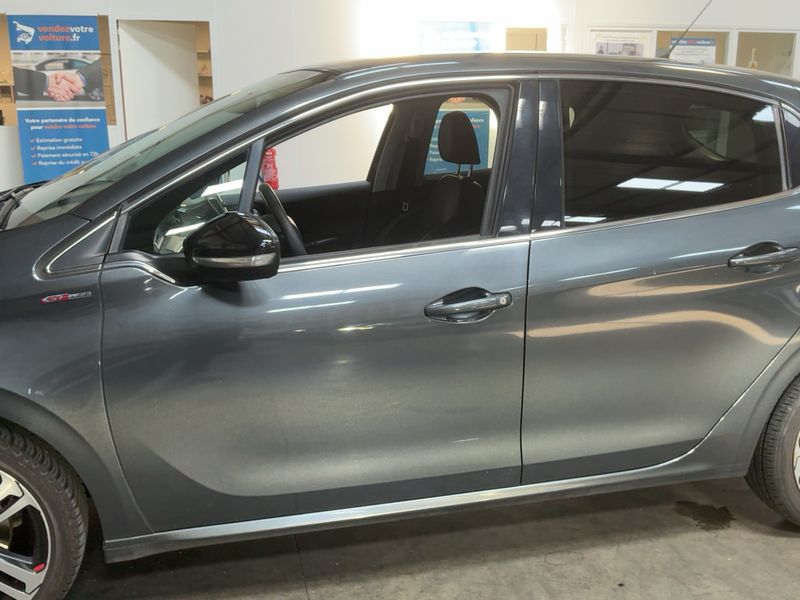 Peugeot 208 1.6 Blue-HDi GT Line 2016 – снимка 4