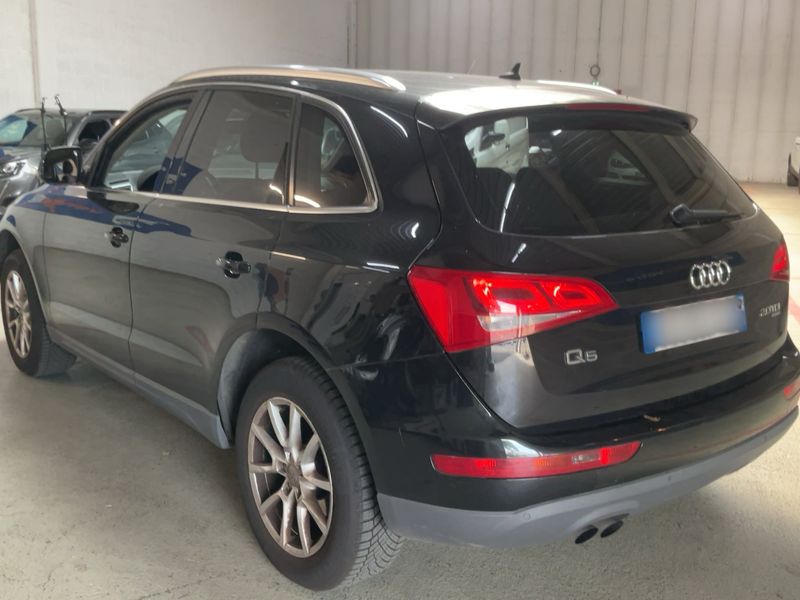 Audi Q5 2.0 TDI quattro Ambition Luxe 2010 – снимка 6