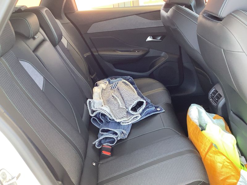 Peugeot 308 1.5 Blue-HDi Allure Pack 2022 – снимка 19