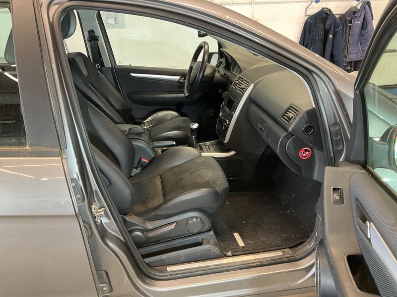 Mercedes-Benz A-Klasse A 160 Avantgarde 2011 – снимка 3