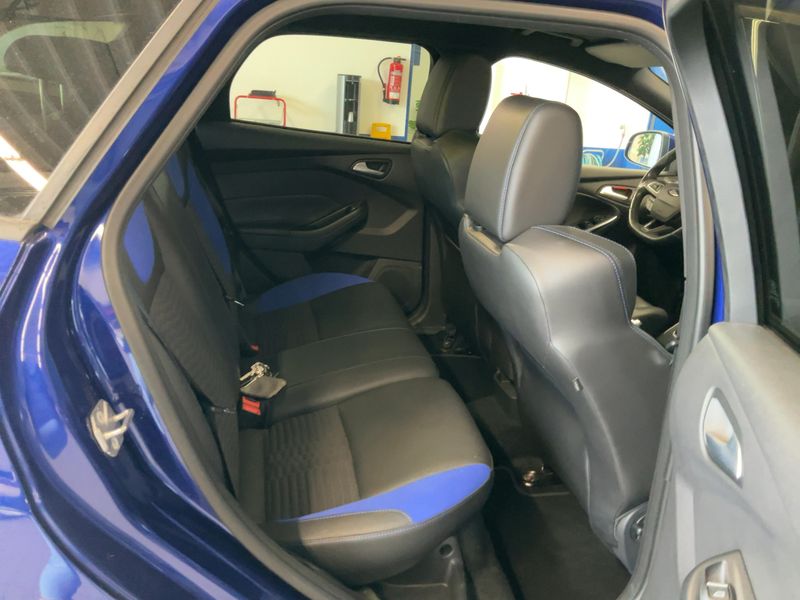 Ford Focus 2.0 EcoBoost ST 2017 – снимка 19