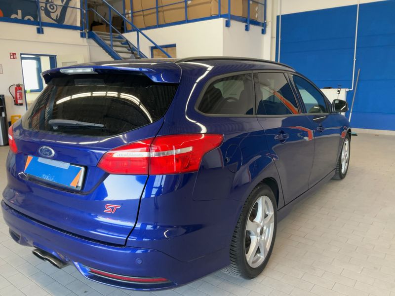 Ford Focus 2.0 EcoBoost ST 2017 – снимка 8
