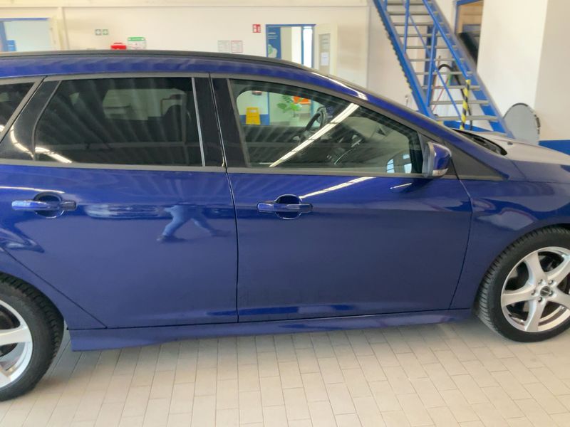 Ford Focus 2.0 EcoBoost ST 2017 – снимка 10