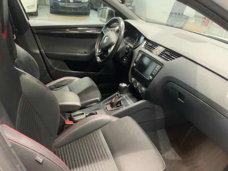Skoda Octavia 2.0 TDI RS 2015 – снимка 17
