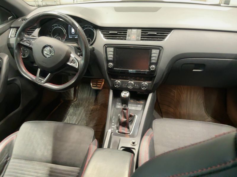 Skoda Octavia 2.0 TDI RS 2015 – снимка 18