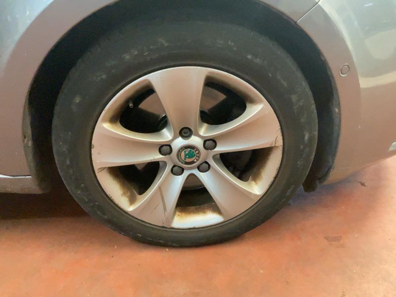Skoda Superb 1.6 TDI GreenLine 2012 – снимка 11