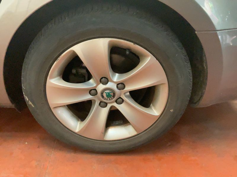 Skoda Superb 1.6 TDI GreenLine 2012 – снимка 5