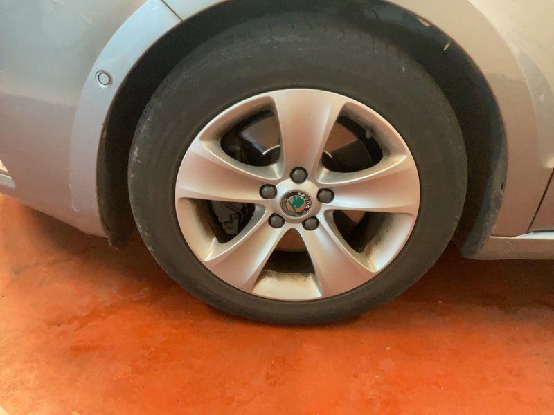 Skoda Superb 1.6 TDI GreenLine 2012 – снимка 3