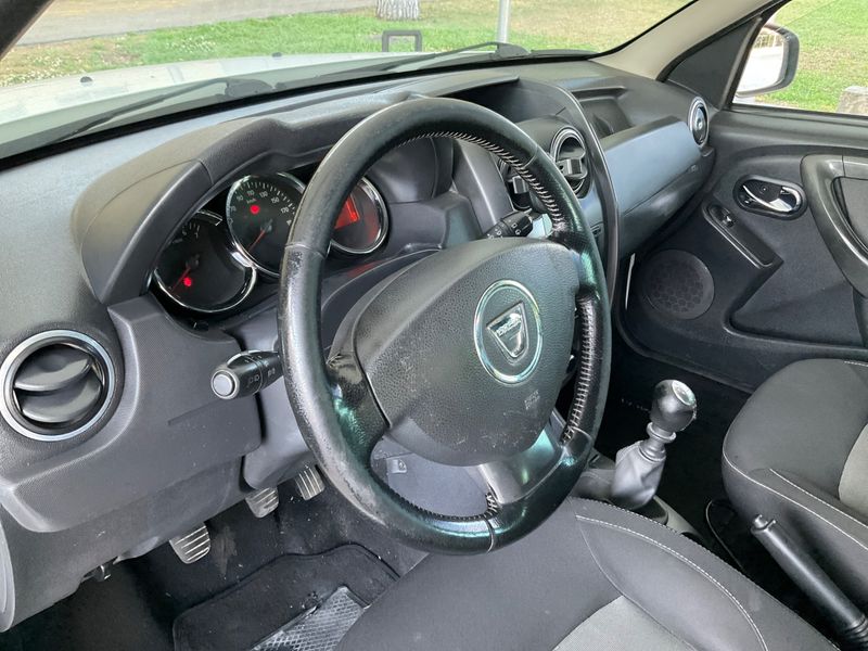 Dacia Duster 1.5 dCi Laureate 4x2 2016 – снимка 25