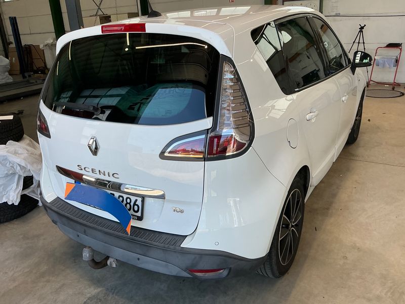 Renault Scenic 1.4 TCe BOSE Edition 2012 – снимка 2