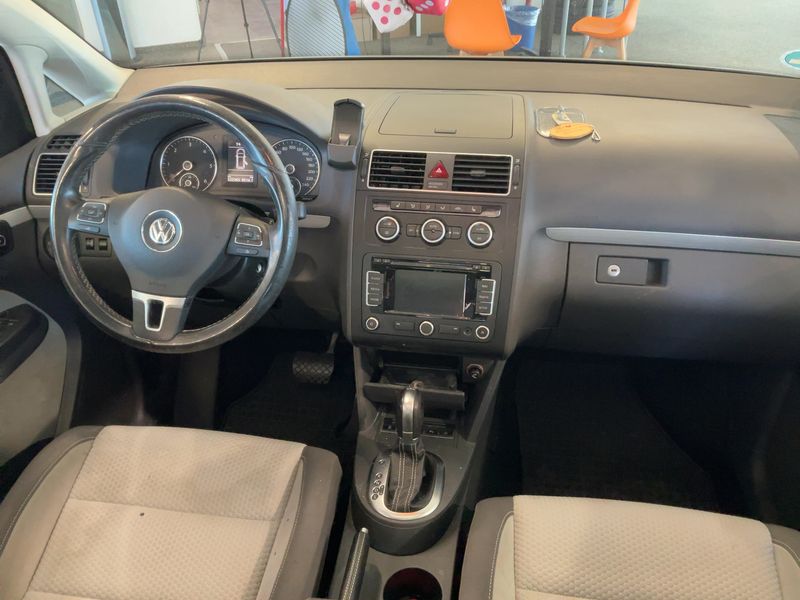 Volkswagen Touran 2.0 TDI CrossTouran 2014 – снимка 18