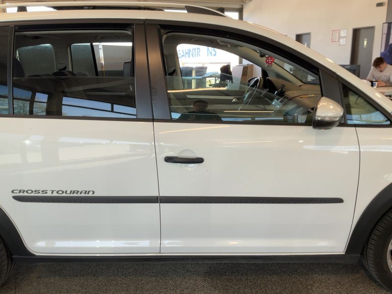Volkswagen Touran 2.0 TDI CrossTouran 2014 – снимка 10