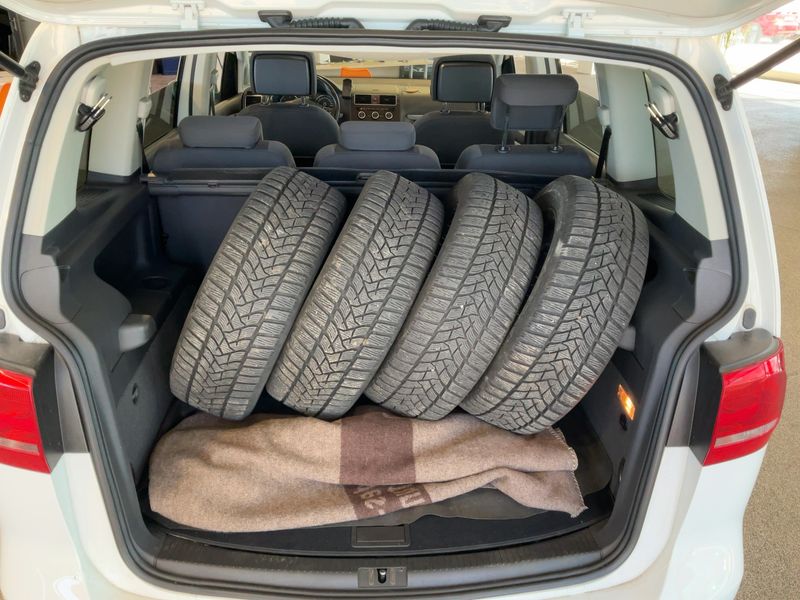 Volkswagen Touran 2.0 TDI CrossTouran 2014 – снимка 16
