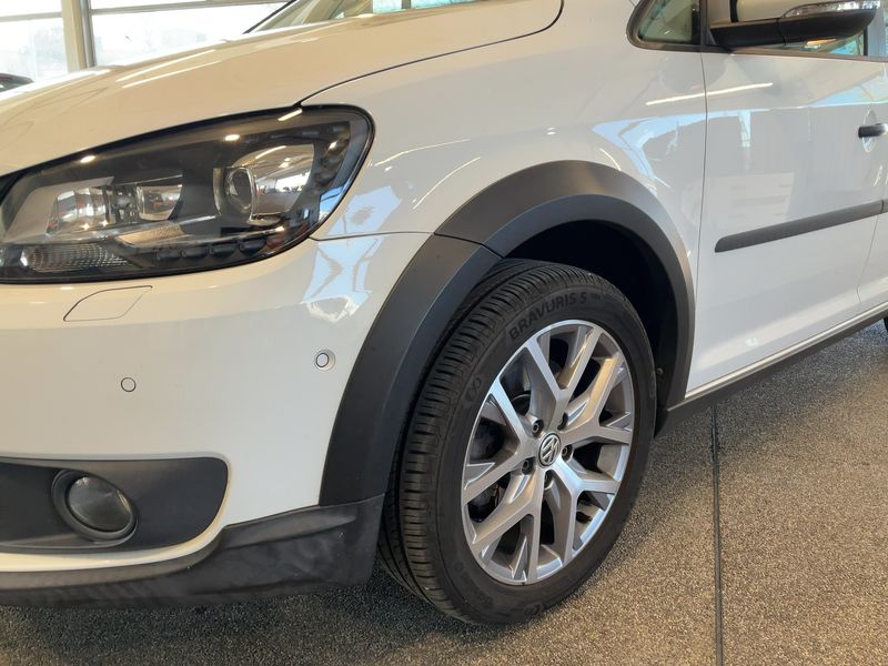 Volkswagen Touran 2.0 TDI CrossTouran 2014 – снимка 2