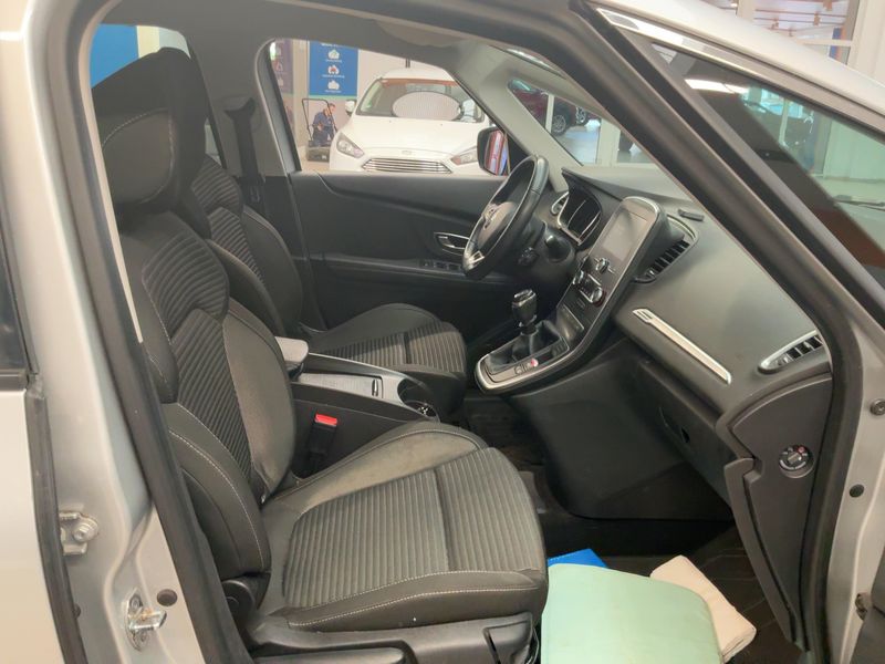 Renault Grand Scenic 1.7 BLUE dCi Grand Business Edition 2019 – снимка 16